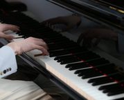 Opt for the best piano lessons in Sydney